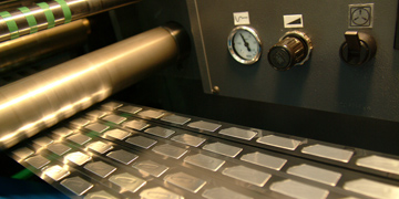 Precision die-cut labels in production